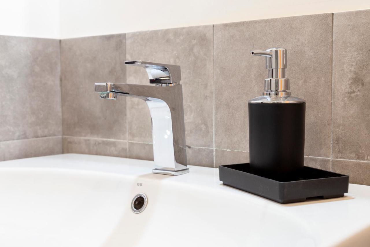 Pregiata Camera Con Bagno Privato - Blu Di Persia ترييستي المظهر الخارجي الصورة